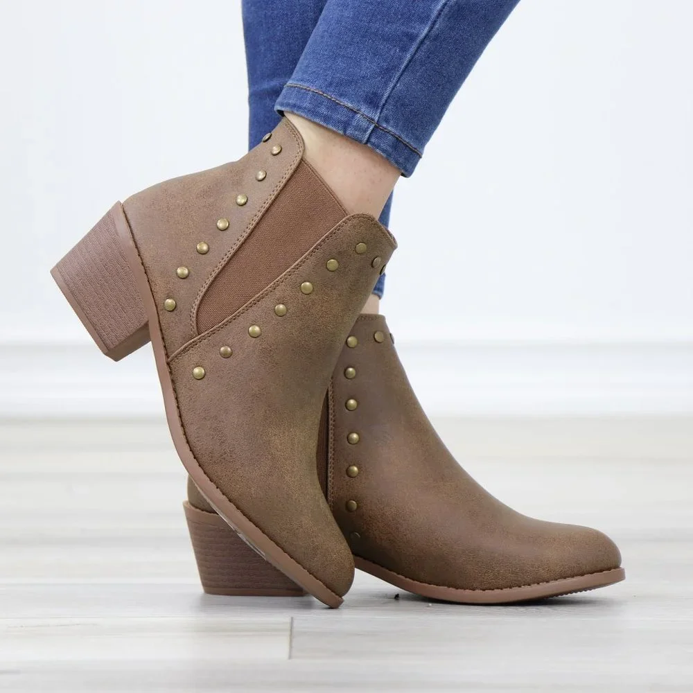 Chelsea Pointed Toe Low Heel Ankle Boots Metal Studs Tan Synthetic Leather - Picture 6 of 12
